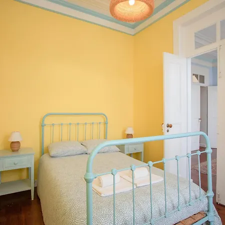 . Yellow Pavilion * Torreira