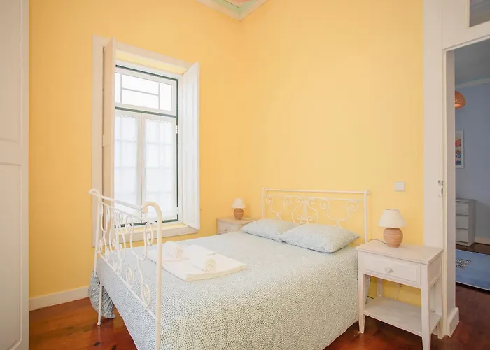 Tatil Evi . Yellow Pavilion