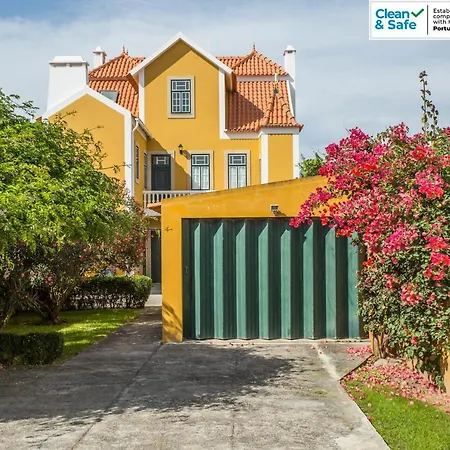 . Yellow Pavilion 펜션 토레이라