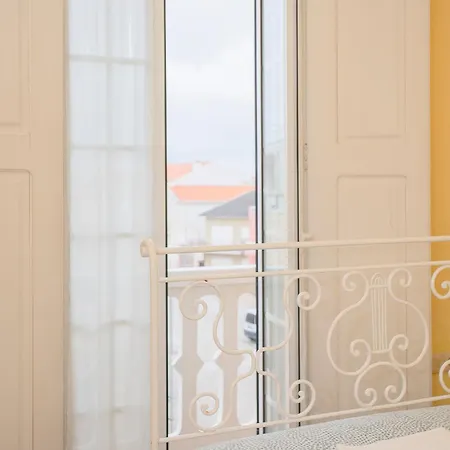 . Yellow Pavilion * 토레이라