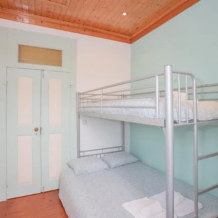 . Yellow Pavilion * Torreira