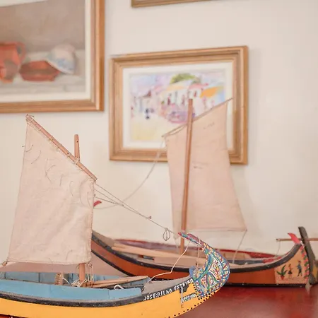 Ferienhaus . Yellow Pavilion