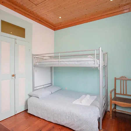 Ferienhaus . Yellow Pavilion